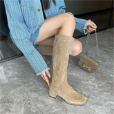 Klobige Stiefel im britischen Stil mit seitlichem Reißverschluss und spitzer Zehenpartie